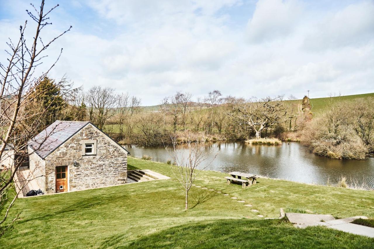 Penuwch Boathouse- Lakeside Rural Cottage Ideal For Families With Indoor Heated Pool Carmarthen Luaran gambar