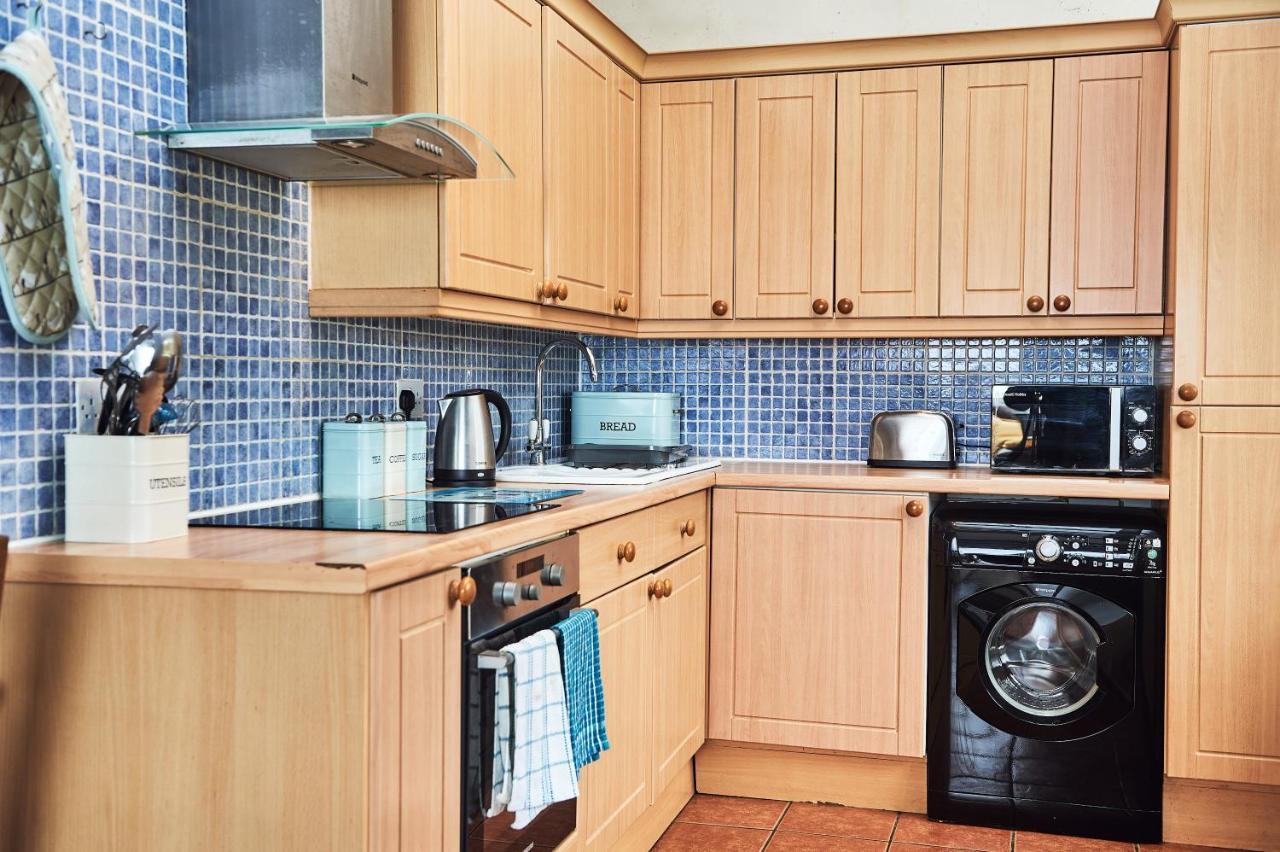 Penuwch Boathouse- Lakeside Rural Cottage Ideal For Families With Indoor Heated Pool Carmarthen Luaran gambar