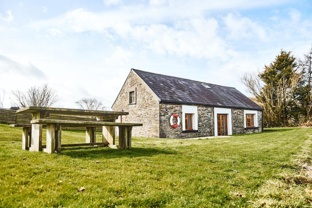 Penuwch Boathouse- Lakeside Rural Cottage Ideal For Families With Indoor Heated Pool Carmarthen Luaran gambar